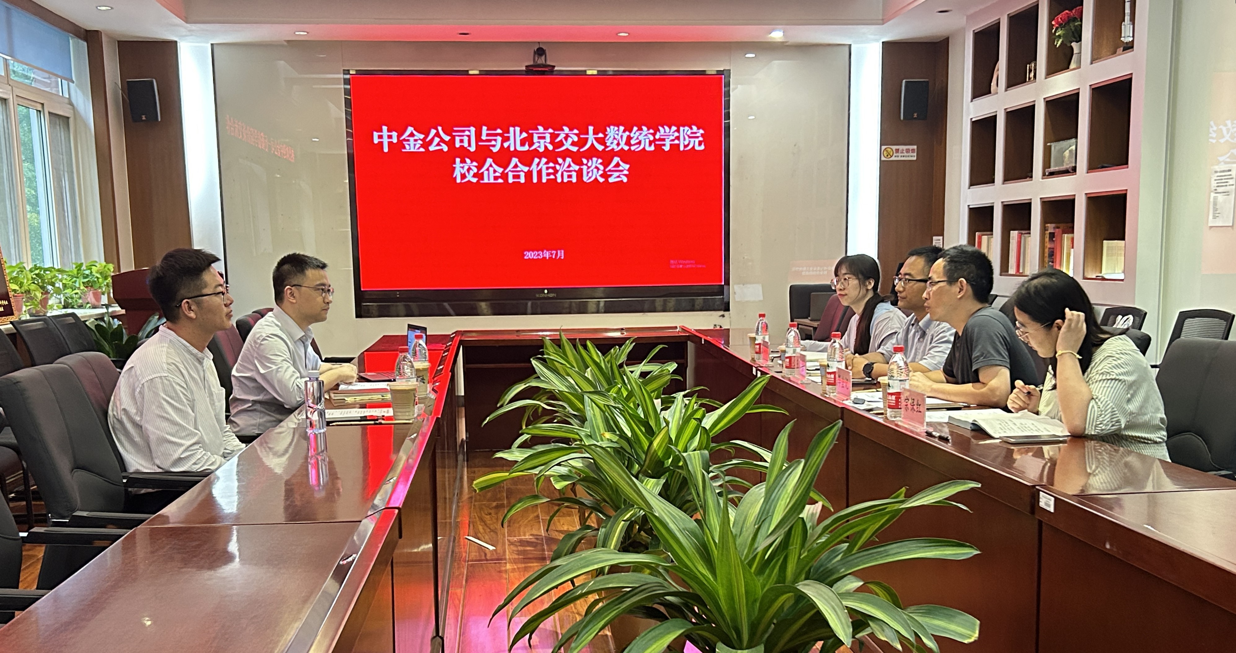 590346464.jpg 01.jpg